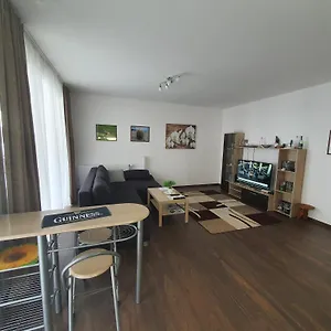 Park West - Free Parking Apartment