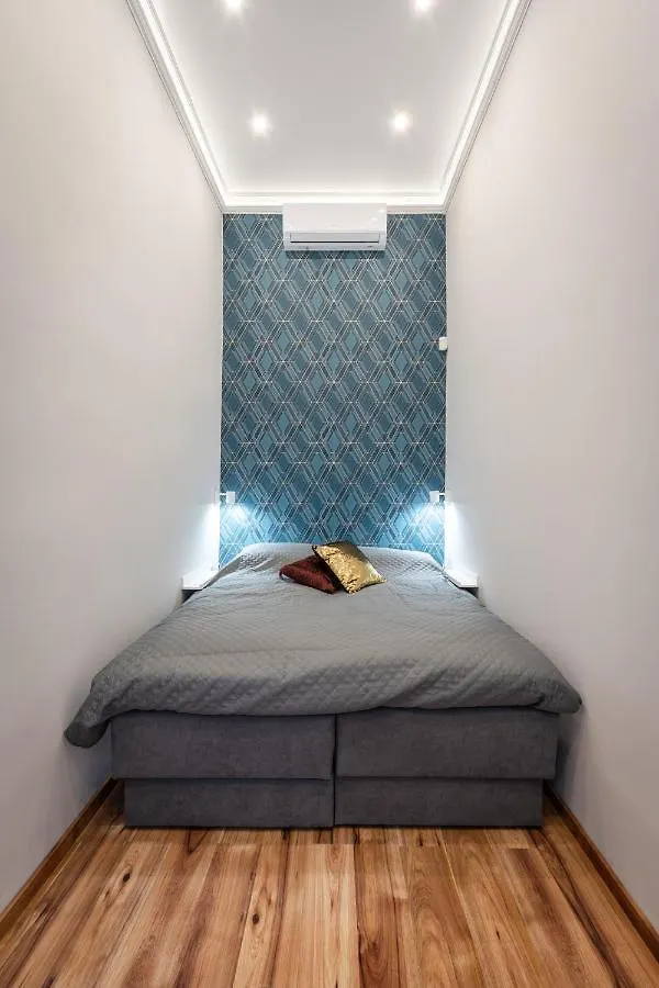 Premium Art Deco Apartment At Broadway // 4Bdr & 3Br Budapest