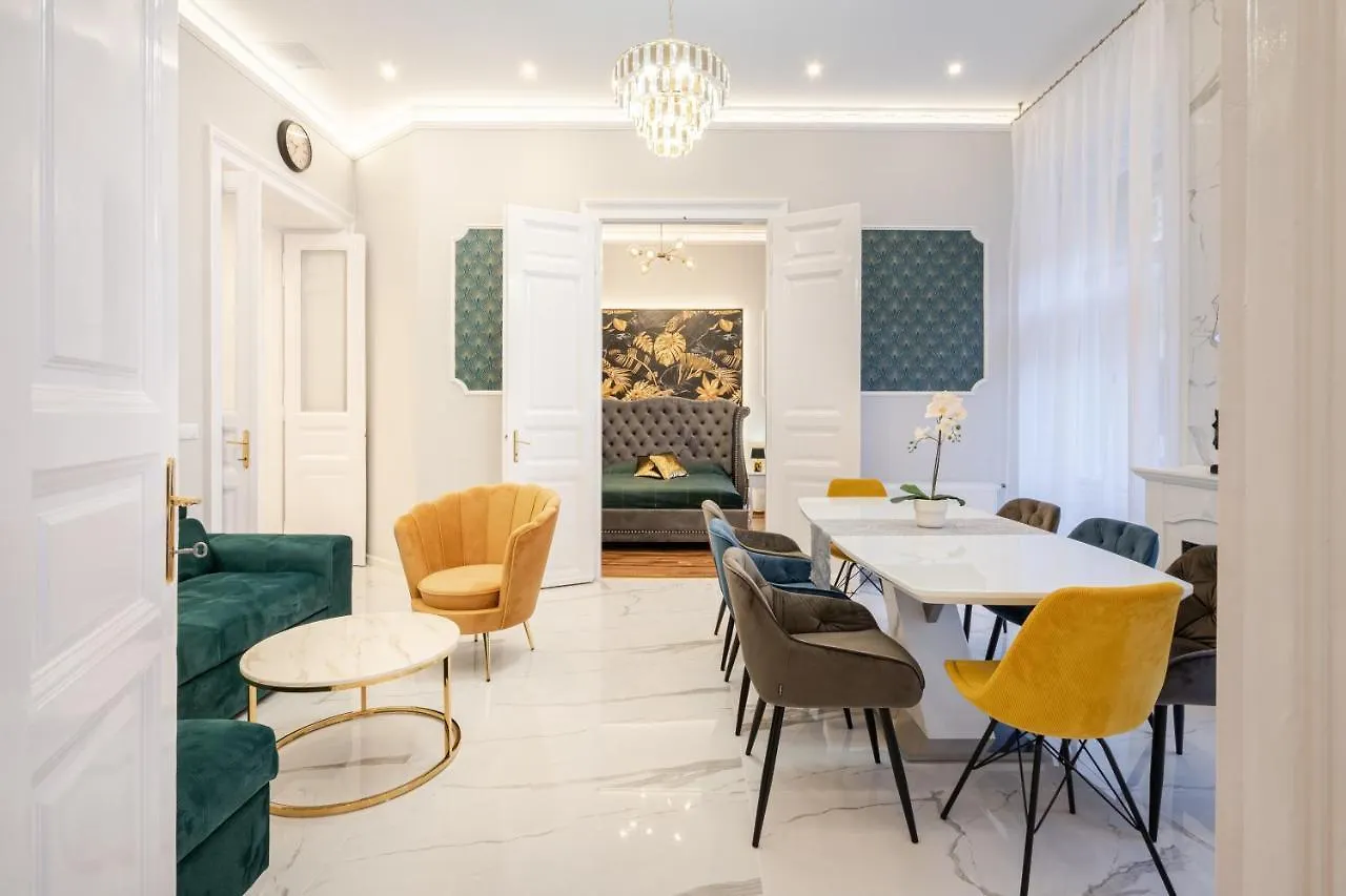 Premium Art Deco Apartment At Broadway // 4Bdr & 3Br Budapest